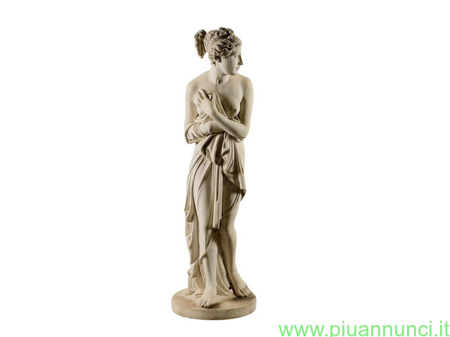 Statua da giardino raffigurante "venere italica" dal torrione lorenzo   pietrasa - 1