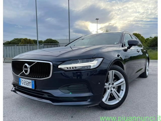 VOLVO V90 2.0 d5 Momentum awd geartronic Station Wagon - 1