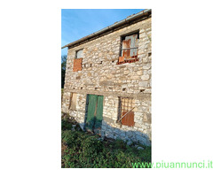 Rustico mq130 Da ristrutturare su più livelli