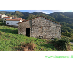 Rustico mq130 Da ristrutturare su più livelli