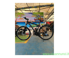 BICI MONTAINBIKE 29' LEGGERISSIMA