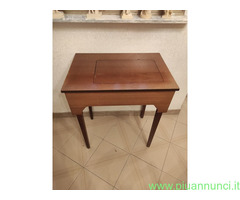 Macchina per cucire con moboletto