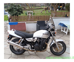 SUZUKI GSX 750 Inazuma