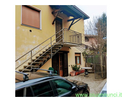 Porzione di casa mq90 Ristrutturato piano rialzato