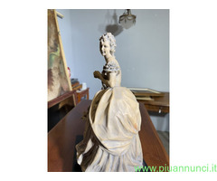 Scultura di dama anni '40 in terracotta patinata