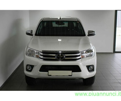 TOYOTA Hilux Cabina doppia 4x4 cambio manuale  SUV