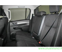 TOYOTA Hilux Cabina doppia 4x4 cambio manuale  SUV