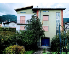Villa bifamiliare mq250 Discreto su più livelli