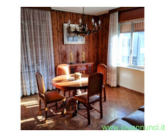Villa bifamiliare mq250 Discreto su più livelli