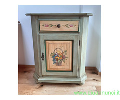 Mobiletto abete decorato