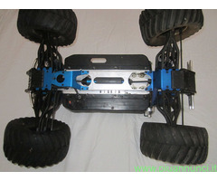 AUTO  A SCOPPIO TELECOMANDATA 4 WD TRUCK-MOSTER XT