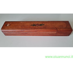 Astuccio d'epoca  in legno   a  2   scomparti   ,