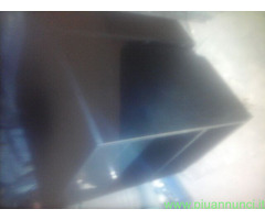 Cassettiera in laminato nero opaco con chiave