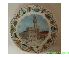 Piatti da muro in ceramica decorata città 32cm.