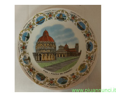 Piatti da muro in ceramica decorata città 32cm.