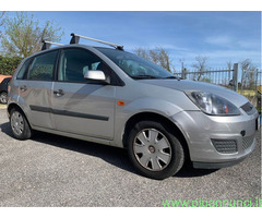 FORD Fiesta 1.4 Utilitaria