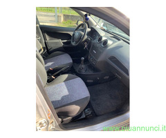 FORD Fiesta 1.4 Utilitaria