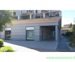 Affitto negozio Centro mq100 affitto Euro1100