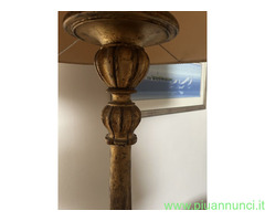 Lampada da terra in legno