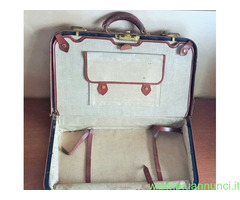 Valigia d'antan-vintage in cuoio semirigida , per