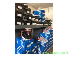 100 paia scarpe Nike originali 500.00€
