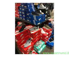 100 paia scarpe Nike originali 500.00€