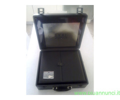 Valigetta Armani in pelle misure 40 x 36 x 13 cm.