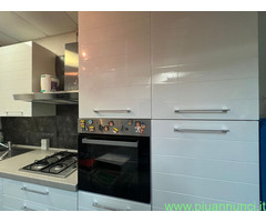 Cucina pari a nuovo