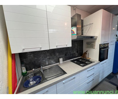 Cucina pari a nuovo