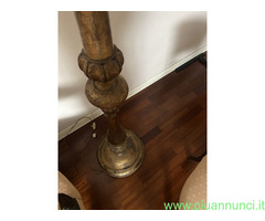 Lampada da terra in legno