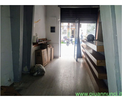 Affitto negozio Centro Salerno mq40 affitto Euro400