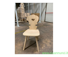 Sedie tirolesi  con cuore in legno grezzo