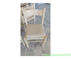 Sedia in legno con seduta ecopelle come nuove