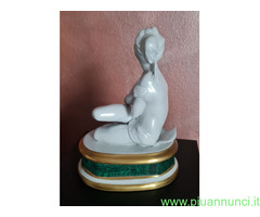 Figurina Porcellana  Mangani vintage  '   VIRGO  '