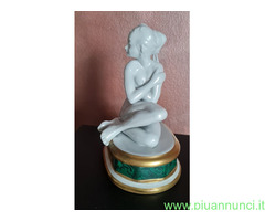 Figurina Porcellana  Mangani vintage  '   VIRGO  '