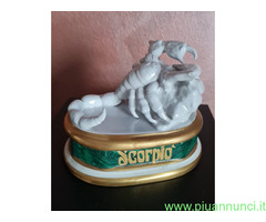 Figurina Porcellana  Mangani vintage  '    SCORPIO