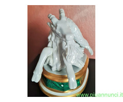 Figurina Porcellana  Mangani vintage  '   CAPRICOR