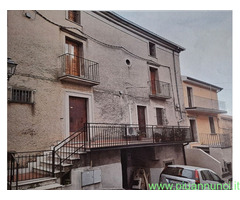 Villa bifamiliare mq270 Ristrutturato su più livelli