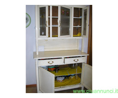 Credenza bianca e vetrinetta antica