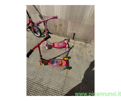 VENDO N. 2 PASSEGGINI TRICICLO € 150, 00 TOTALE
